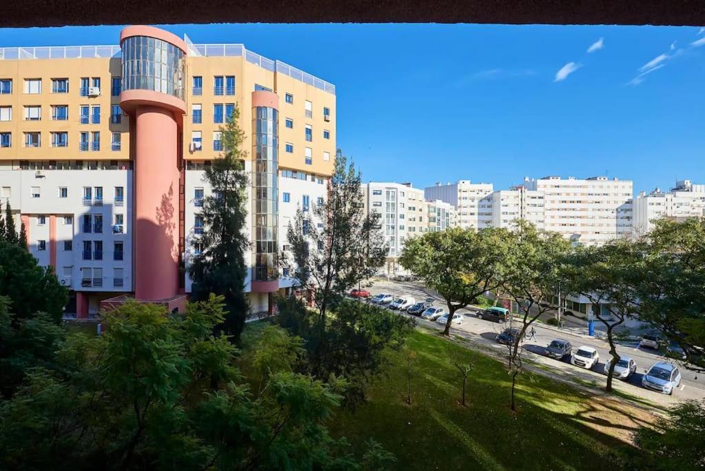 Apartament Modern With Garage And Pool Lizbona