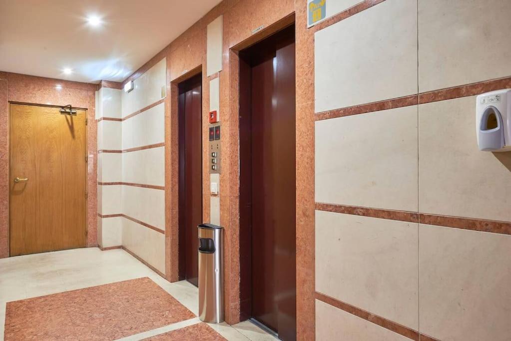 Modern With Garage And Pool Apartament *